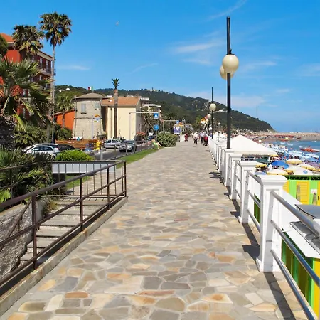 Corner Near The Sea By Interhome شقة