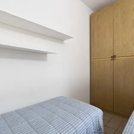 Apartment Corner Near The Sea By Interhome *
